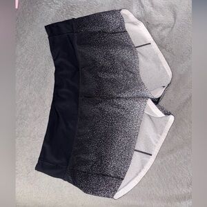 Lululemon Hotty Hot Shorts 2.5 inch